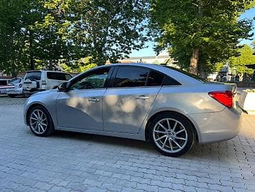 kia optima diffuser: Chevrolet Cruze sedan – gümüşü rəngdə, şəhər və tras üçün praktik və — 2