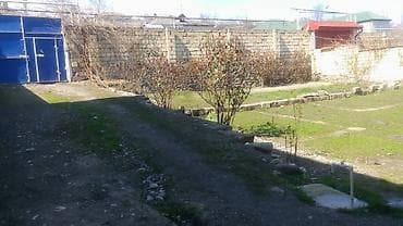 sarayda satilan heyet evleri: 4 otaqlı, 182 kv. m, Orta təmir — 2