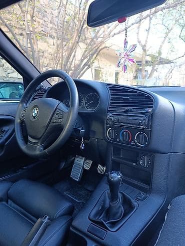 bmw mini cooper: BMW 3 series: 1.9 l | 1993 il Sedan — 10