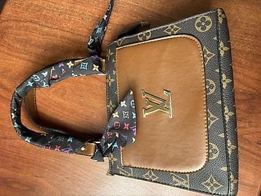 Toy paltarları və aksesuarları: Yasil olan 3 azn
Digerleri her biri sadece 5 azn — 4