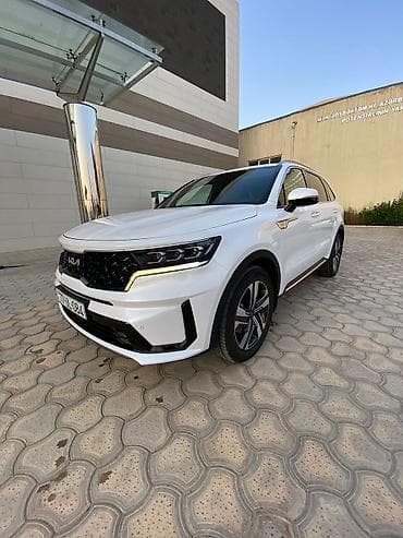 2107 farası: Kia Sorento – ağ rəngli, yeni loqolu kuzov. Geniş və müasir 7 yerlik — 7