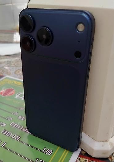 philips xenium 9@9h: IPhone 17 Pro, Mavi, Qırıq — 2