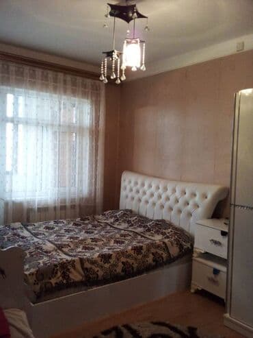 9 ci mikrorayon satilan evler: Bakı, 4 otaqlı, Köhnə tikili, 90 kv. m — 3