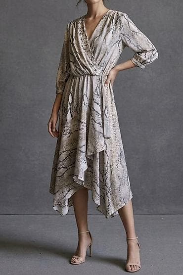 ag donlar: Zərif, ilan dərisi naxışlı qadın donu - Dizayn: V-yaxa, öndən kəsişən — 1