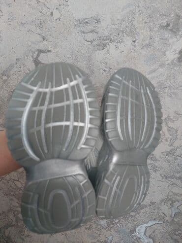 детские кеды на платформе: Krassovka – gümüşü rəng.yeni kimi 1ce defe geyinilib. Parlaq gümüşü — 5