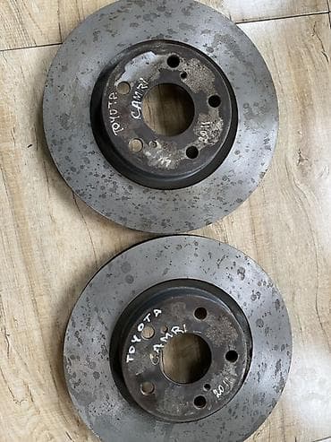 toyota prado: Ön, Toyota Camry, 2011 il — 1