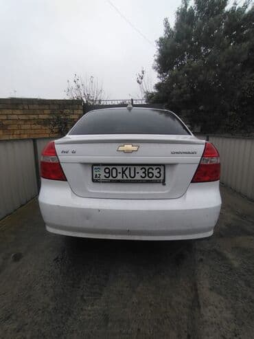Chevrolet Aveo: 1.4 l | 2011 il 330000 km Sedan