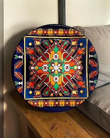 Декоративная тарелка. Ручная работа. Витражная роспись. Диаметр 25 см lalafo.az -da Декоративная тарелка. Ручная работа. Витражная роспись. Диаметр 25 см