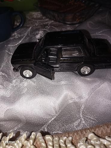 Jiquli 2107 modelidir səsi çıxır üstəlik işıqlarıda yanır və lalafo.az -da Jiquli 2107 modelidir səsi çıxır üstəlik işıqlarıda yanır və