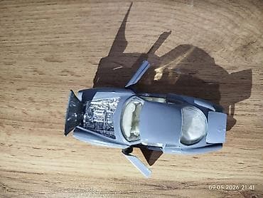 İncəsənət və kolleksiyalar: Masaüstü kolleksiya modeli – klassik kupe tipli metal oyuncaq — 10