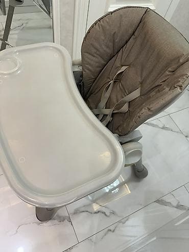Chicco brendinin uşaq yemək stulu. Zamanında baha alınıb. Originaldır — 2