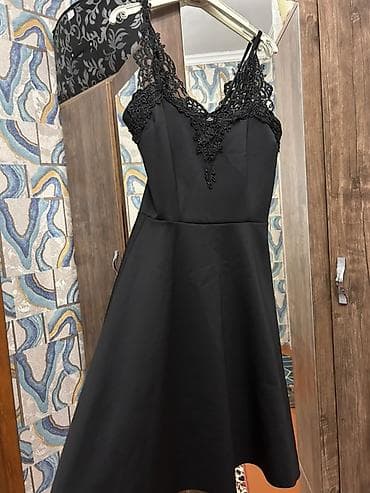 iphone telefon saat: Qara rəngli zərif don - Model: A-kəsim, dizə yaxın uzunluq - Yaxa — 1