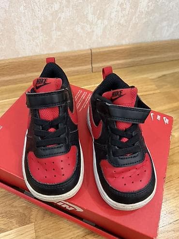 Krossovkalar: Nike original 
В идеальном состоянии
Размер 22
Цена 10 — 2