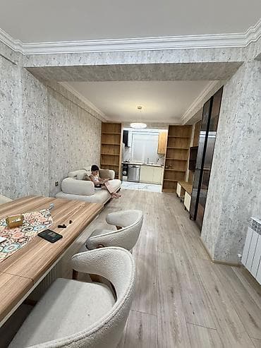 kuxna stulları: Qutuluş 93 de 6 mərtəbəli binanın 2 ci mərtəbəsində 73 kv şəxsi — 2