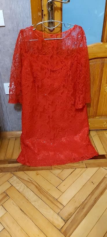 Ziyafət donu. Nişan üçün tikdirilib, 1 dəfə nişana geyilib. Razmer: 48 — 2