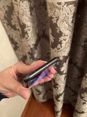 iphone 7 almaq: IPhone SE 2020, 64 GB, Qara, Barmaq izi — 6