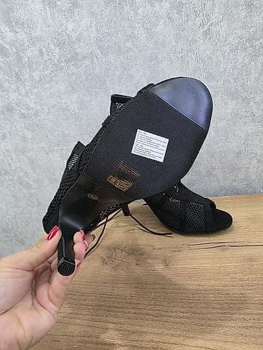 qadınlar üçün krujevalı maskalar: Ölçü: 37, rəng - Qara, Yeni — 2