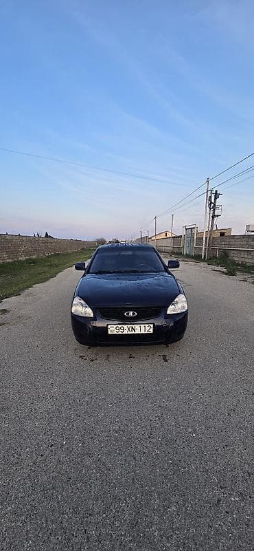 ВАЗ (ЛАДА): Lada Priora hetçbek – tünd mavi rəng Xüsusiyyətlər: - Kuzov: 5 qapılı — 8