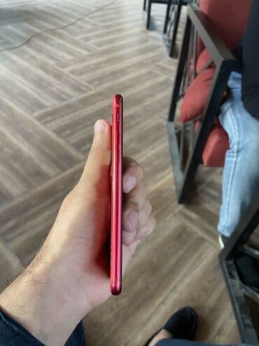 ikinci el ayfon 5: IPhone SE, 64 GB, Qırmızı, Qırıq — 3