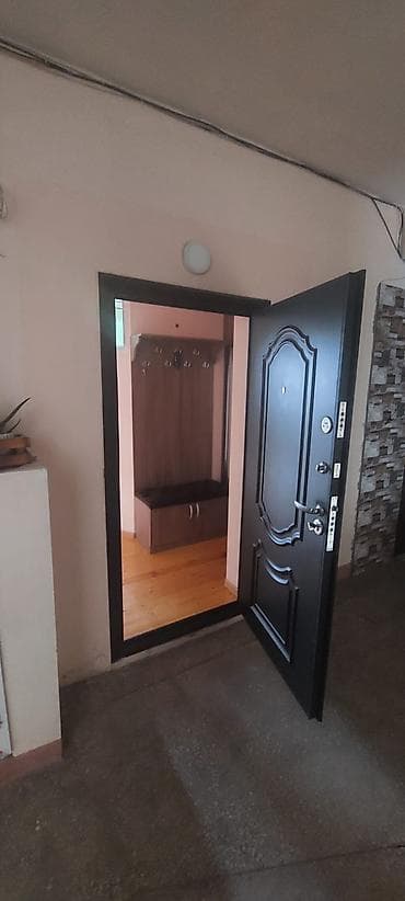 kiraye ev emircan: Ünvan Xırdalan şəhəri.Kirayə üçün 1 otaqlı mənzil (giriş və ümumi — 3