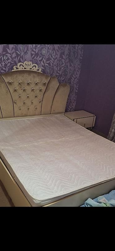 купить кухонную мебель бу: Двуспальная кровать, Комод — 1