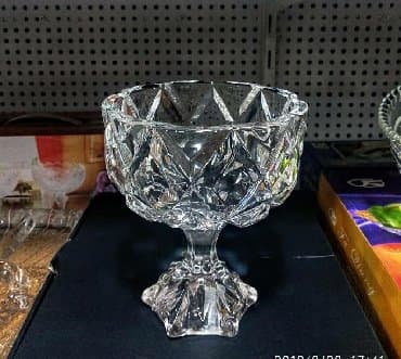 Konfet ve ya mürebbe qabı