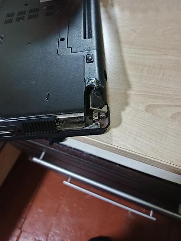 Masaüstü kompüterlər və iş stansiyaları: Casper noutbuk - Korpus: qara, parlaq üst qapaq. Alt hissədə — 2