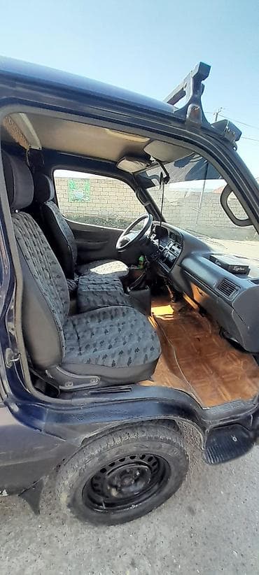 ford transit салон: Toyota Hiace: 2.4 л | 1990 г. Бус — 9