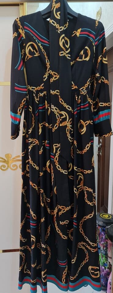 Paltar baha qiymete alinib, cemi 1 defe geyinilib,eyinde cox gozel