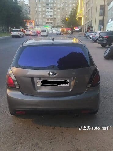 oka satılır: Kia Rio: 1.5 l | 2010 il Hetçbek — 2