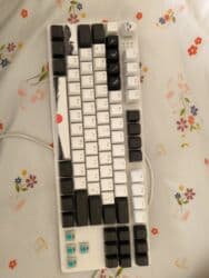 Səsgücləndiricilər, qulaqlıqlar və mikrofonlar: Məhsul: Mexaniki klaviatura (USB simli) - Rəng və dizayn: Ağ korpus — 1