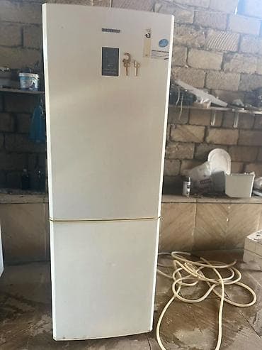 Elektronika: Soyuducu 300 azn satılır. Soyutması superdi . Yaxın erazilərə istəyə — 1