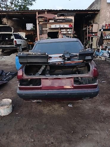 format diski: Mercedes-Benz W201 (190) kuzov və ehtiyat hissələri - Kuzov: sedan — 3