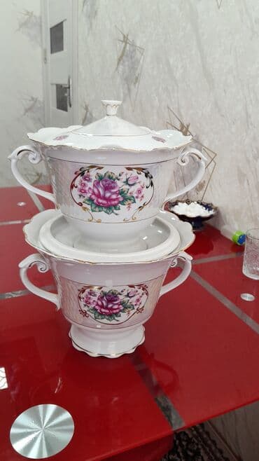 ag gilas mürəbbəsi: Temiz farfor.Rusiya isdehsali. 30 ildi alinib.1defe bele islenmiyib — 2