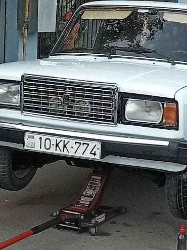 Avtomobil üçün hidravlik krik rəfli tip Məhsulun xüsusiyyətləri: -