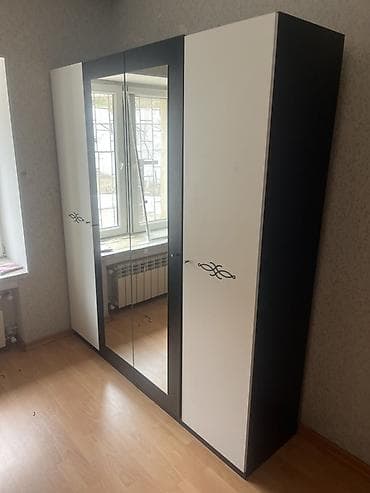 4 двери, С зеркалом, Цветной, Дерево, Распашной, Прямой шкаф