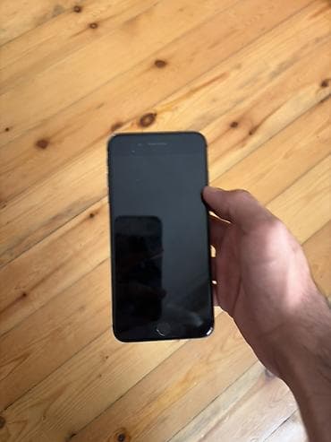 iphone 5c: IPhone 8 Plus, Qara, Barmaq izi — 3