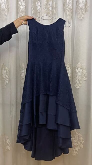 ziyafət geyimləri 2024: Tünd Göy Ziyafət Donu Vəziyyət: 1 dəfə geyinilib Material: Dantelli — 1