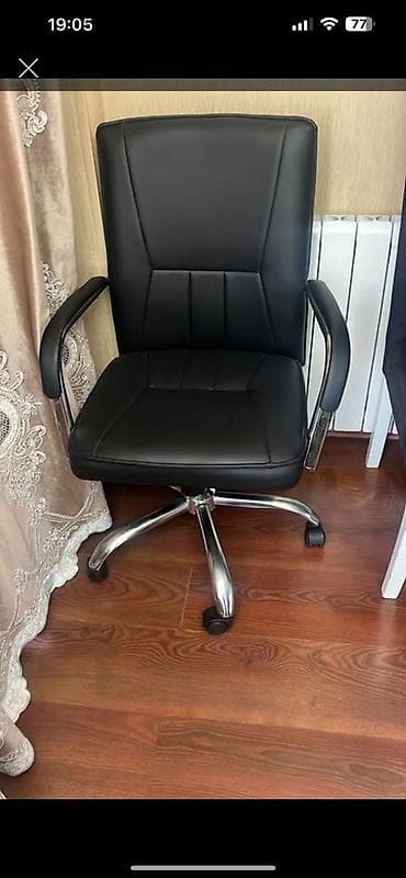 Kreslo ideal vəziyyətdə 90 manat. 1 heftedi alınıb 180m. Nərimanov