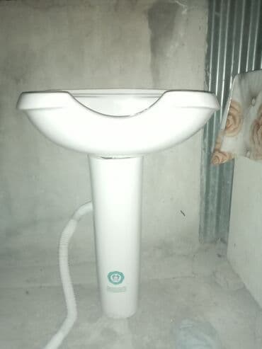 Divar içi gizli baçoklar: Pedestal çanaqlı əl-üz yuma lavabosu - Material: ağ — 4