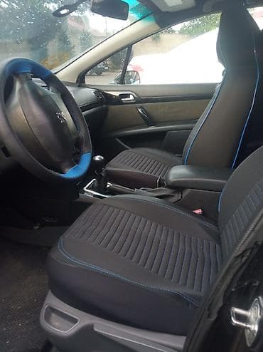 surətlər paneli: Peugeot 407, sedan, qara rəng. - Kuzov: 4 qapı, qara tünd şüşələr — 5
