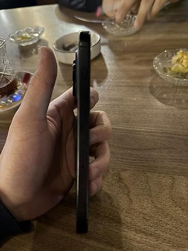 ayfon 11 64: IPhone 16 Pro, 128 GB, Black Titanium, Barmaq izi, Face ID — 4