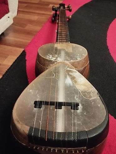 gitara mahnilari turk: Tar – milli simli musiqi aləti - Korpus: iki hissəli armudşəkilli — 1