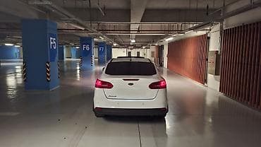 4 qapi niva: Ford Focus: 1.6 l | 2015 il 108000 km Sedan — 7