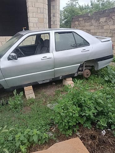 mazda rx 8: Seat Toledo: 1.9 l | 1997 il 300000000 km Sedan — 4