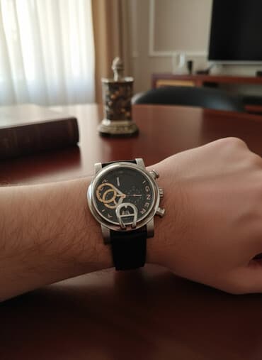 Qol saatı, rəng - Qara