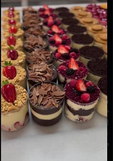 Mürəbbələr: Stəkan desertləri – müxtəlif dadlarda qat-qat krem və biskvitlərlə — 1