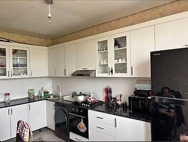 Mətbəx mebeli satılır. - Ölçü: 6 metr (L formalı düzülüş) - Rəng: ağ