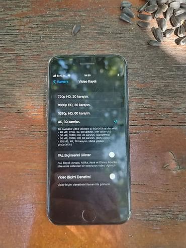 bakcell wifi modem: IPhone 7, 32 GB, Jet Black, Barmaq izi — 4