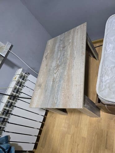 столик для кровати: Журнальный стол, Б/у, Нераскладной, Квадратный стол — 2